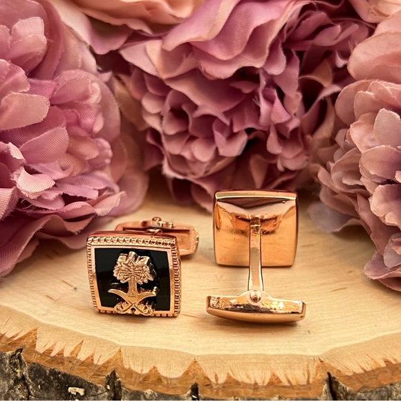 Elegant Rose Gold Palm Tree with Crossed Golf Clubs Cufflinks - Picture 9 of 16